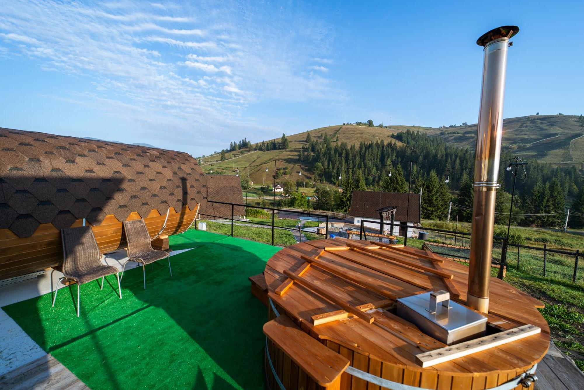 A Pisc Hotel วาตรา โมลโดวิเซ ภายนอก รูปภาพ