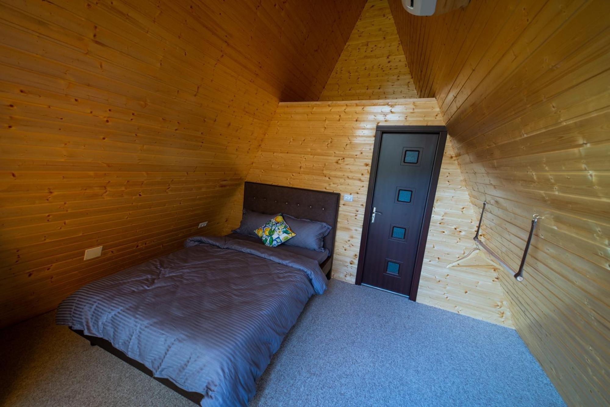 A Pisc Hotel วาตรา โมลโดวิเซ ภายนอก รูปภาพ